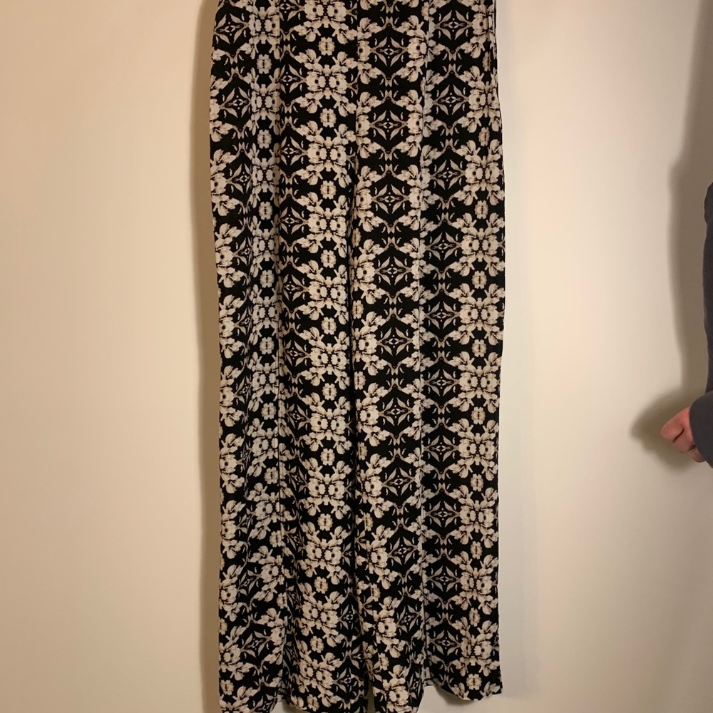 Wide Leg Floral Pant - Picture 2 of 3